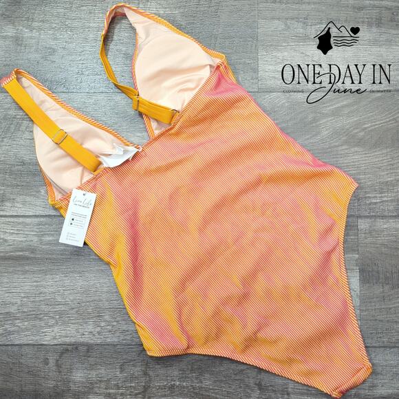 Cupshe Ribbed One Piece Swimsuit Size L - Picture 7 of 7